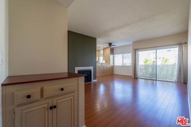 5135 Zelzah Avenue 305, Encino (los Angeles), CA 91316