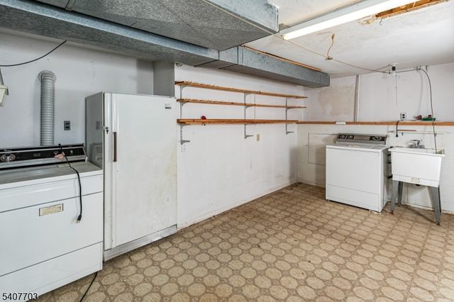 136 Wildflower Ln, Hillsborough Twp., NJ 08844