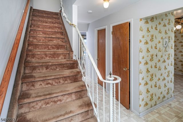 136 Wildflower Ln, Hillsborough Twp., NJ 08844