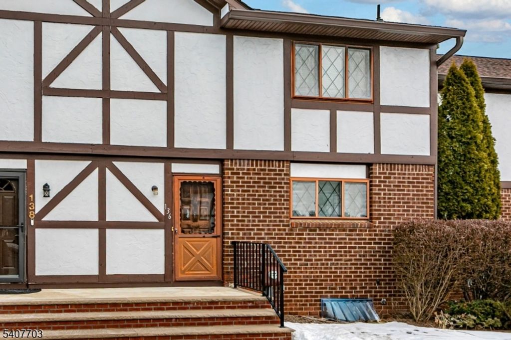 136 Wildflower Ln, Hillsborough Twp., NJ 08844