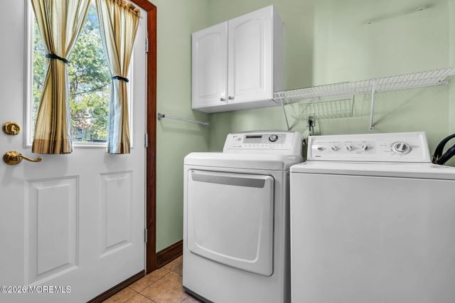 29 Erin Drive, Jackson, NJ 08527