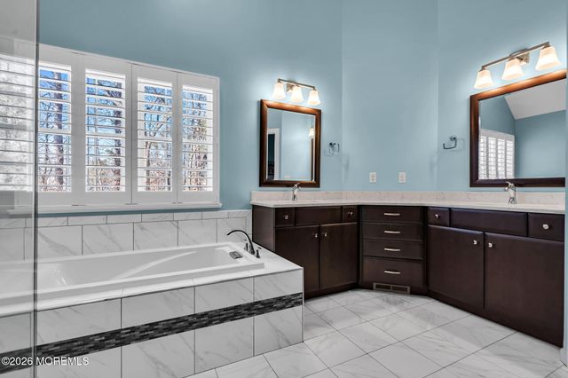 29 Erin Drive, Jackson, NJ 08527