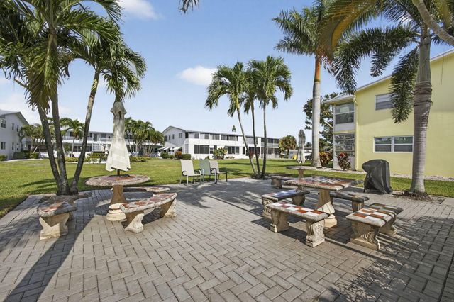 100 SHEFFIELD E, West Palm Beach, FL 33417