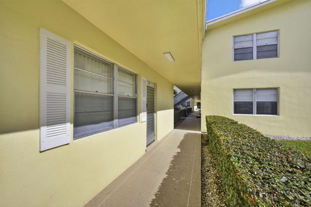100 SHEFFIELD E, West Palm Beach, FL 33417