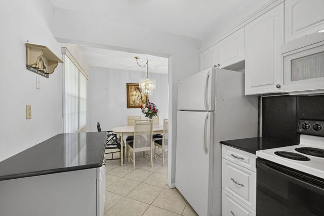 100 SHEFFIELD E, West Palm Beach, FL 33417