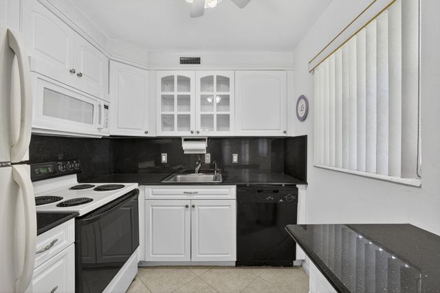 100 SHEFFIELD E, West Palm Beach, FL 33417