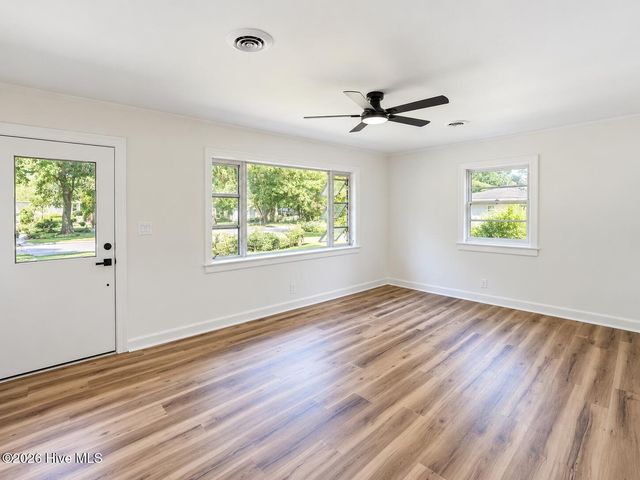 5050 Wrightsville Avenue, Wilmington, NC 28403