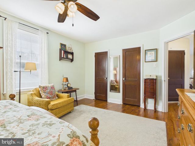 2301 SUNSET LN, York, PA 17408