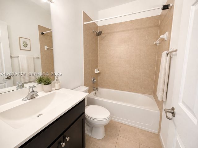 142 SE 28th Ter 6, Homestead, FL 33033
