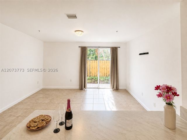 142 SE 28th Ter 6, Homestead, FL 33033
