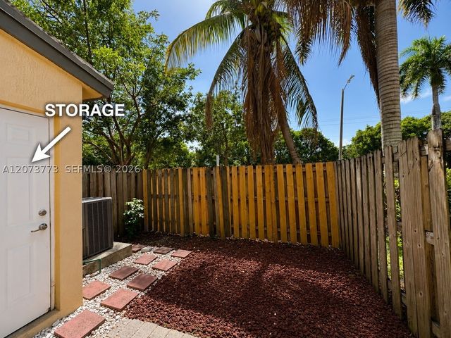 142 SE 28th Ter 6, Homestead, FL 33033