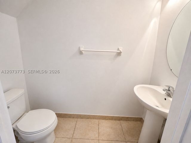 142 SE 28th Ter 6, Homestead, FL 33033