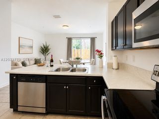142 SE 28th Ter 6, Homestead, FL 33033