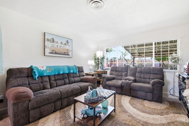 4536 Kevin Drive, Bakersfield, CA 93308