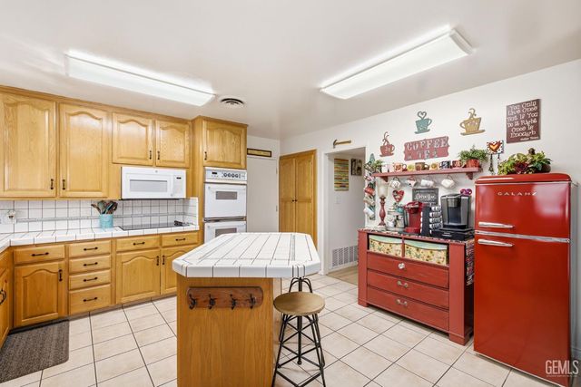 4536 Kevin Drive, Bakersfield, CA 93308