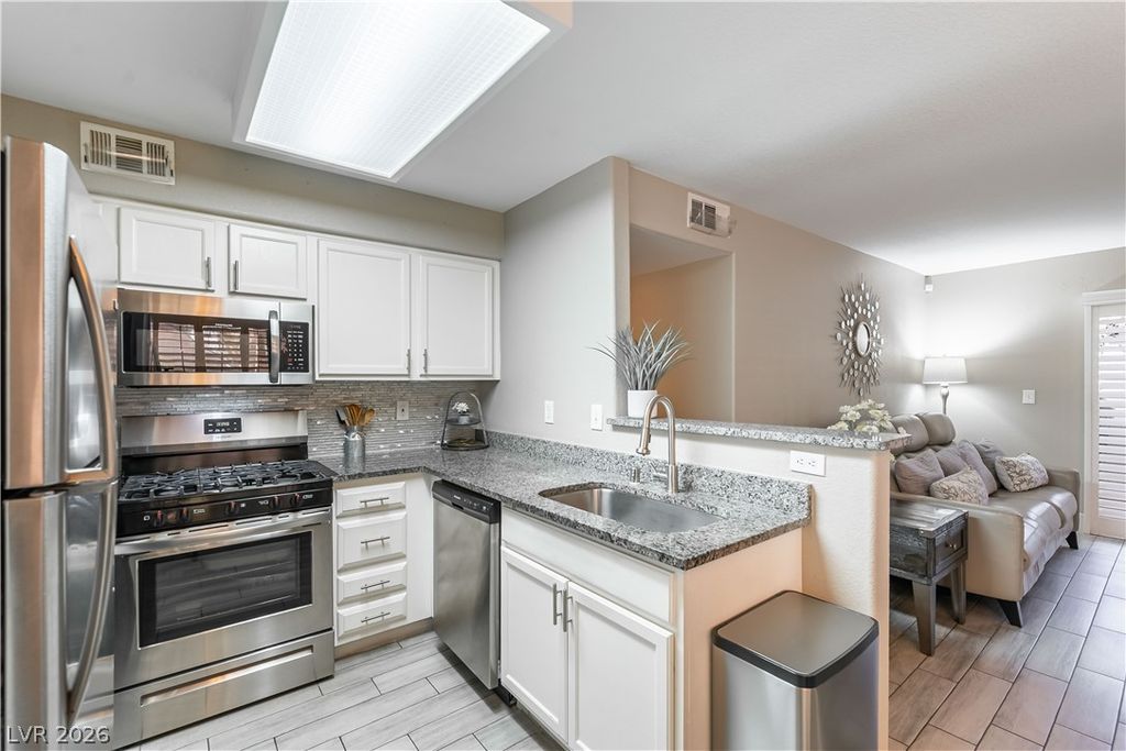 3174 Tarpon Drive 102, Las Vegas, NV 89120 — photo 2