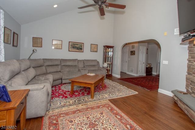 6 Clydesdale Ridge Rd, Wantage Twp., NJ 07461