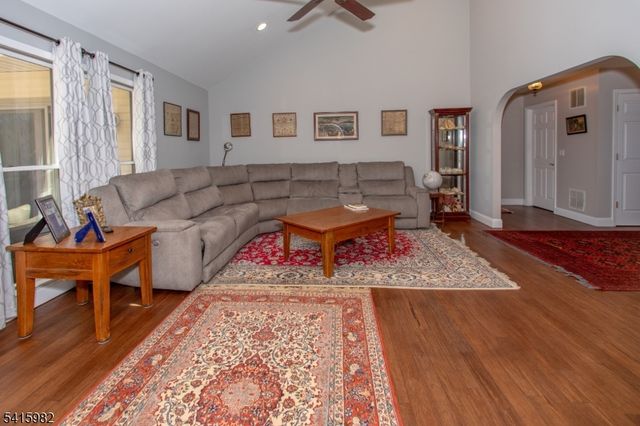 6 Clydesdale Ridge Rd, Wantage Twp., NJ 07461