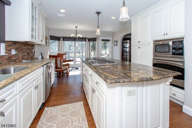 6 Clydesdale Ridge Rd, Wantage Twp., NJ 07461