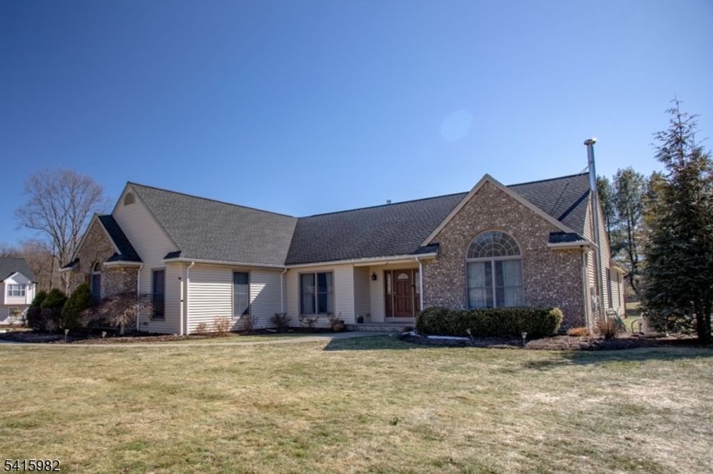 6 Clydesdale Ridge Rd, Wantage Twp., NJ 07461