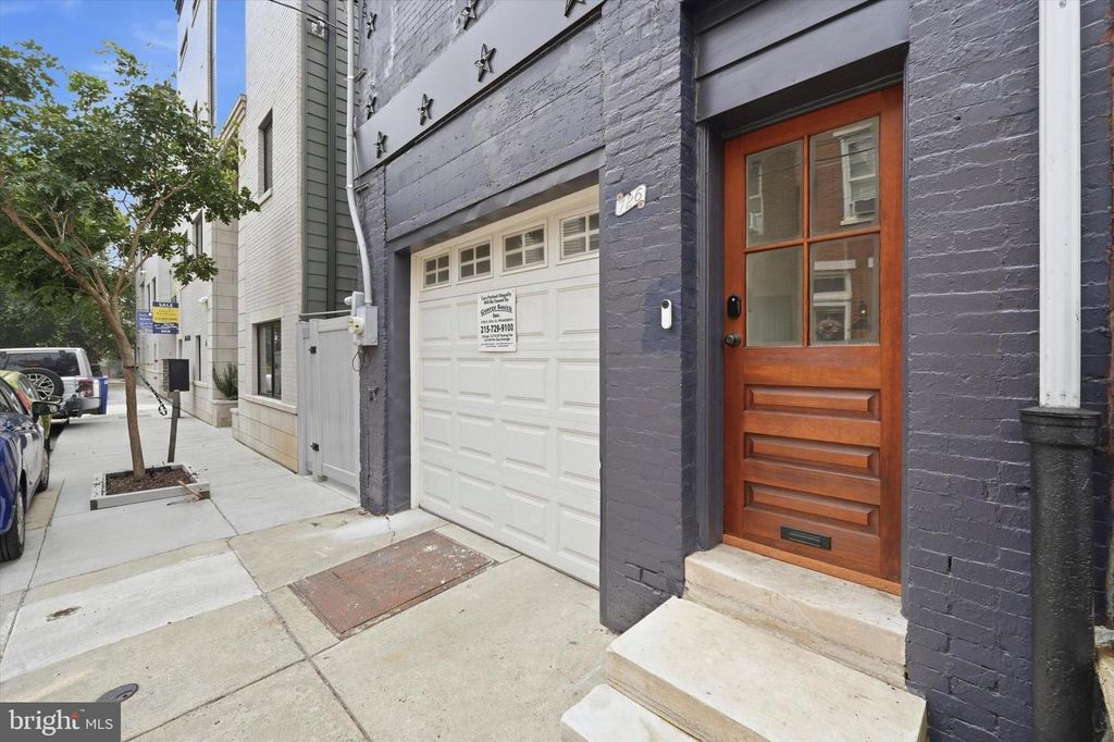 726 LATONA ST, Philadelphia, PA 19147