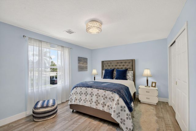 7249 NE Bay Harbour Avenue, Boca Raton, FL 33487