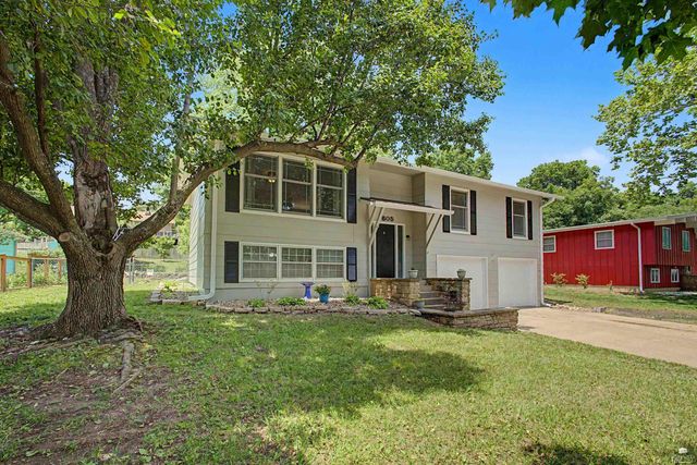 1805 Cedar Crest Drive, Manhattan, KS 66503