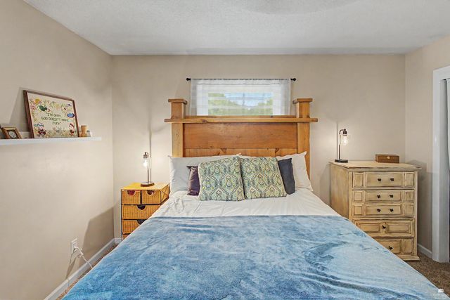 1805 Cedar Crest Drive, Manhattan, KS 66503