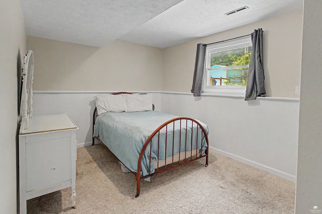 1805 Cedar Crest Drive, Manhattan, KS 66503
