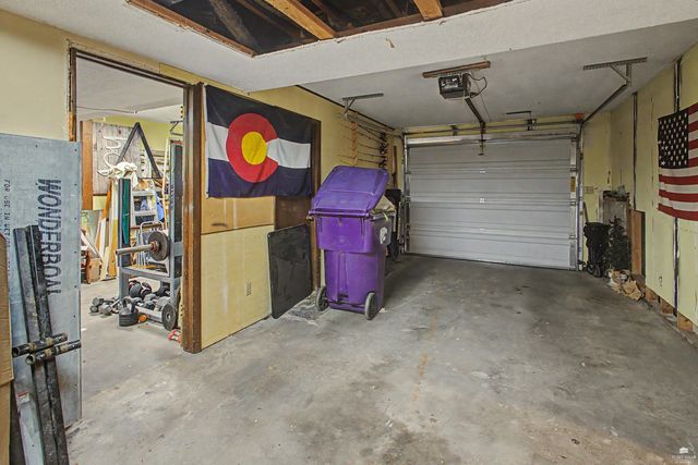 1805 Cedar Crest Drive, Manhattan, KS 66503