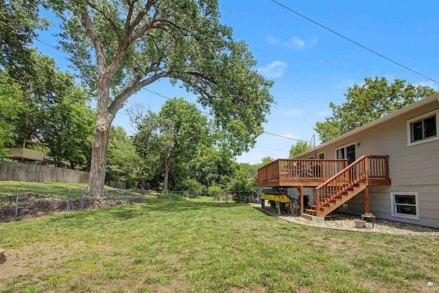 1805 Cedar Crest Drive, Manhattan, KS 66503