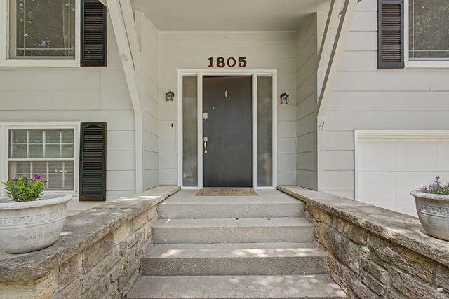 1805 Cedar Crest Drive, Manhattan, KS 66503