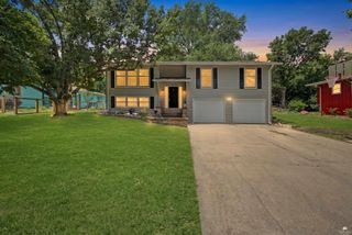 1805 Cedar Crest Drive, Manhattan, KS 66503