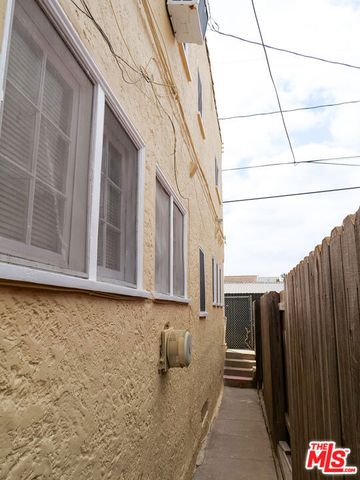 1845 N New Hampshire Avenue, Los Angeles, CA 90027
