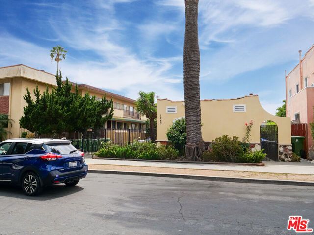1845 N New Hampshire Avenue, Los Angeles, CA 90027