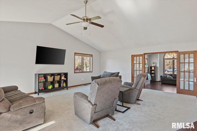 6378 DEER RUN Road, Rochester, IL 62563