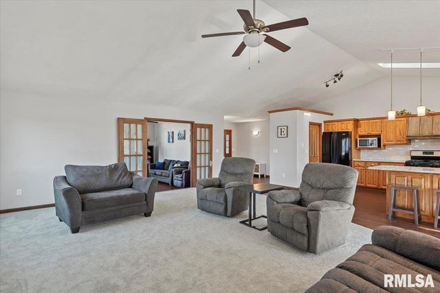 6378 DEER RUN Road, Rochester, IL 62563