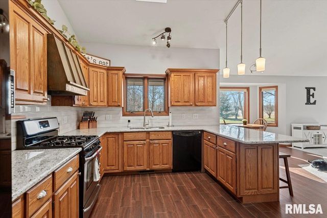 6378 DEER RUN Road, Rochester, IL 62563