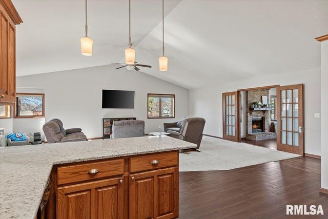 6378 DEER RUN Road, Rochester, IL 62563