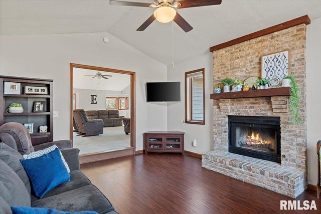 6378 DEER RUN Road, Rochester, IL 62563