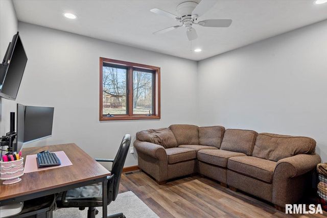 6378 DEER RUN Road, Rochester, IL 62563