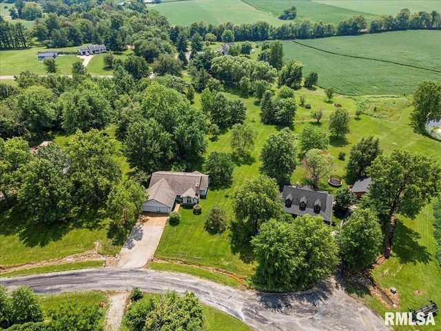 6378 DEER RUN Road, Rochester, IL 62563