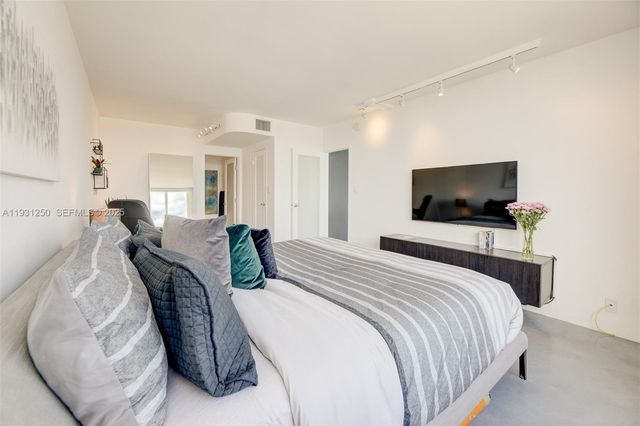 1000 West Ave 1510, Miami Beach, FL 33139