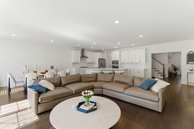 1402 Journey Avenue, Marlboro, NJ 07746