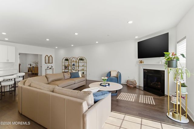 1402 Journey Avenue, Marlboro, NJ 07746