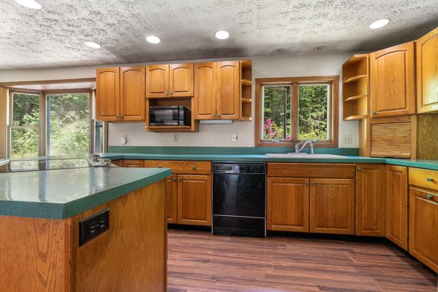 127 Mountain Road, Deerfield, NH 03037
