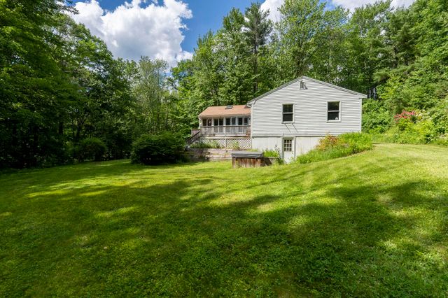 127 Mountain Road, Deerfield, NH 03037