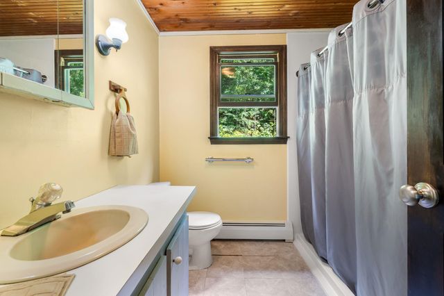 127 Mountain Road, Deerfield, NH 03037