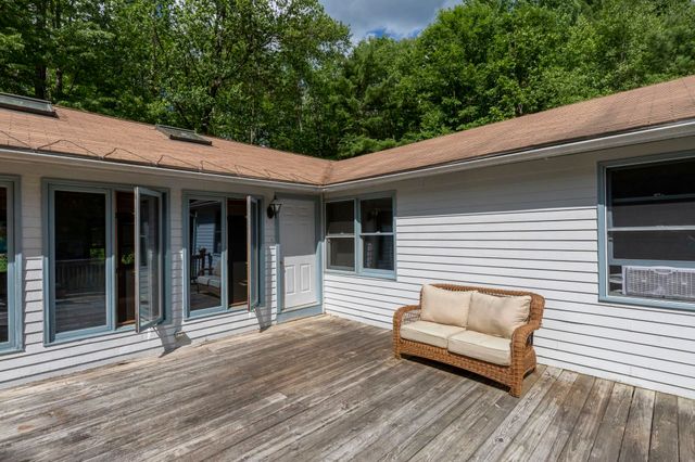 127 Mountain Road, Deerfield, NH 03037