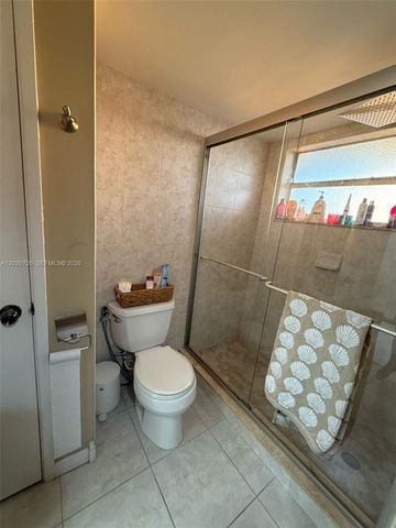 1770 NE 191st St 814-1, Miami, FL 33179
